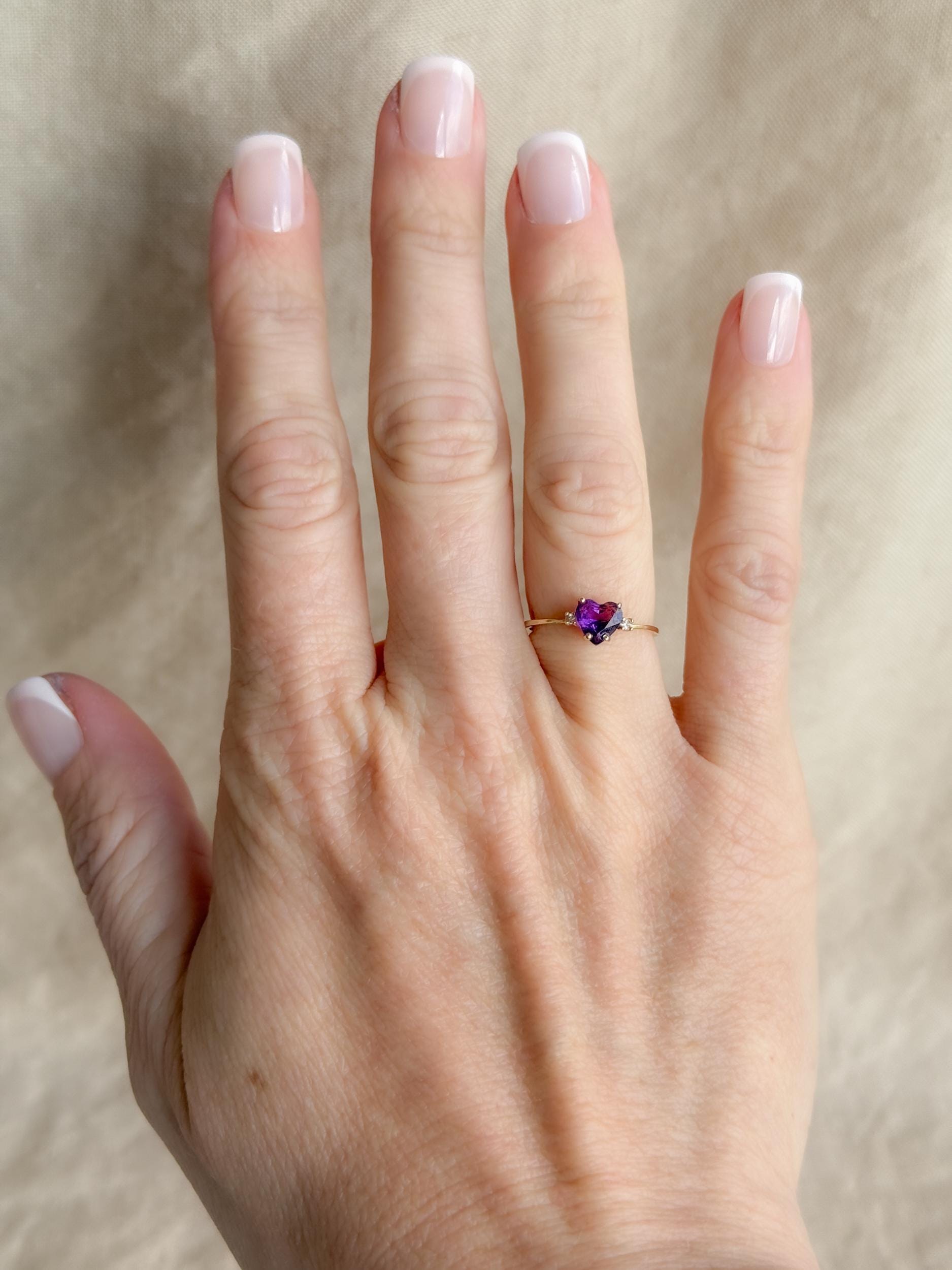 Vintage Purple Amethyst Heart Cut Gemstone Ring in 14k Gold, Retro Jewelry from the 1990s