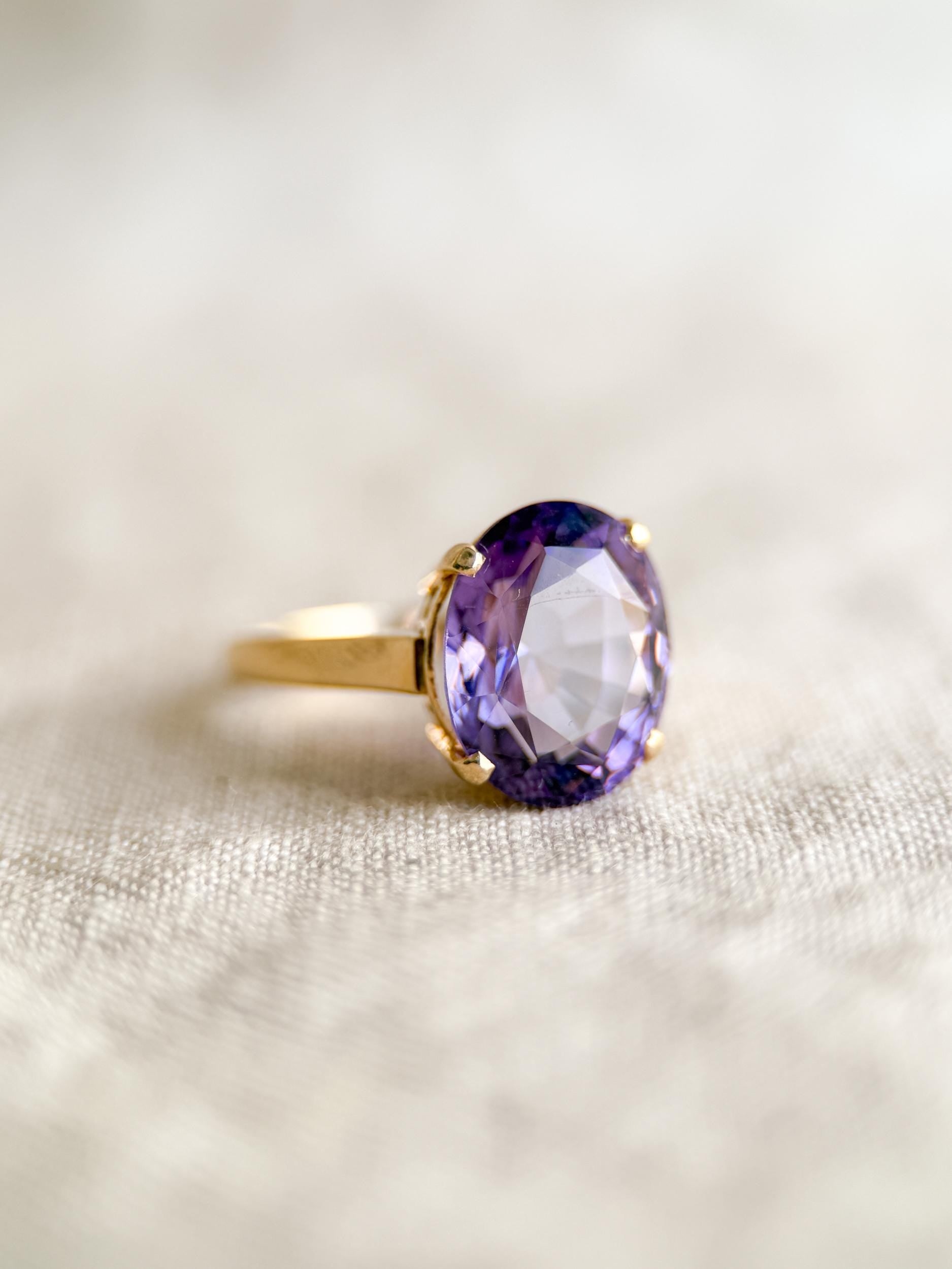 Vintage Oval Purple Amethyst Gemstone Ring – 14k Gold, 1990s