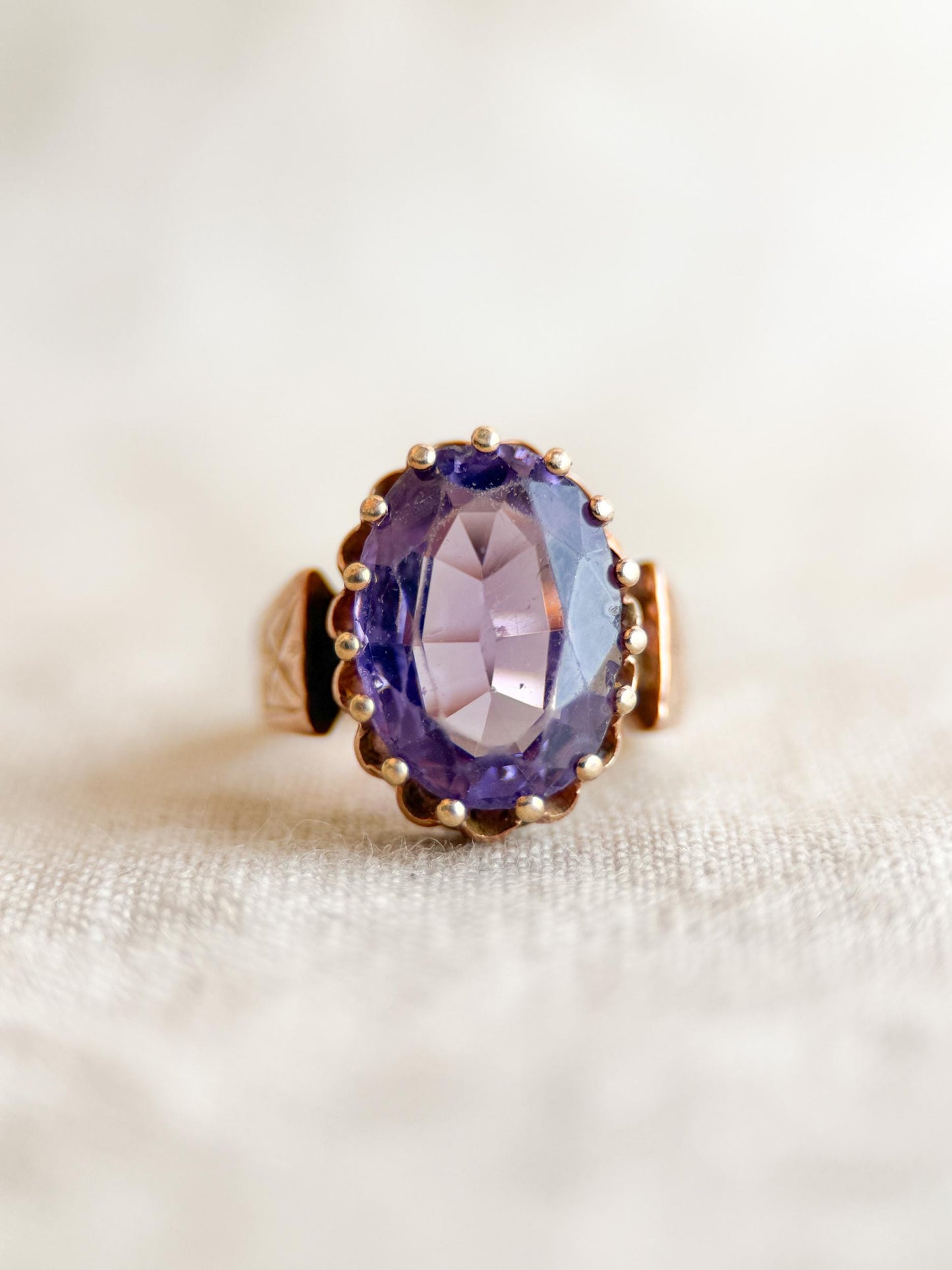 1960s Antique Amethyst Oval Ring - 14k Gold Vintage Statement Jewelry - Retro Purple Gemstone