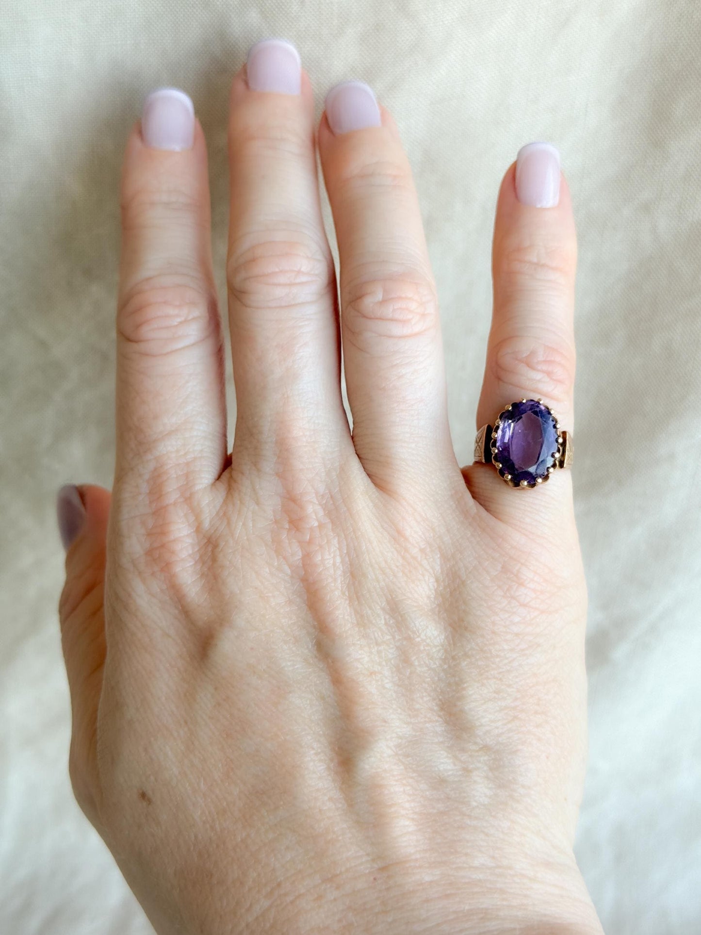 1960s Antique Amethyst Oval Ring - 14k Gold Vintage Statement Jewelry - Retro Purple Gemstone