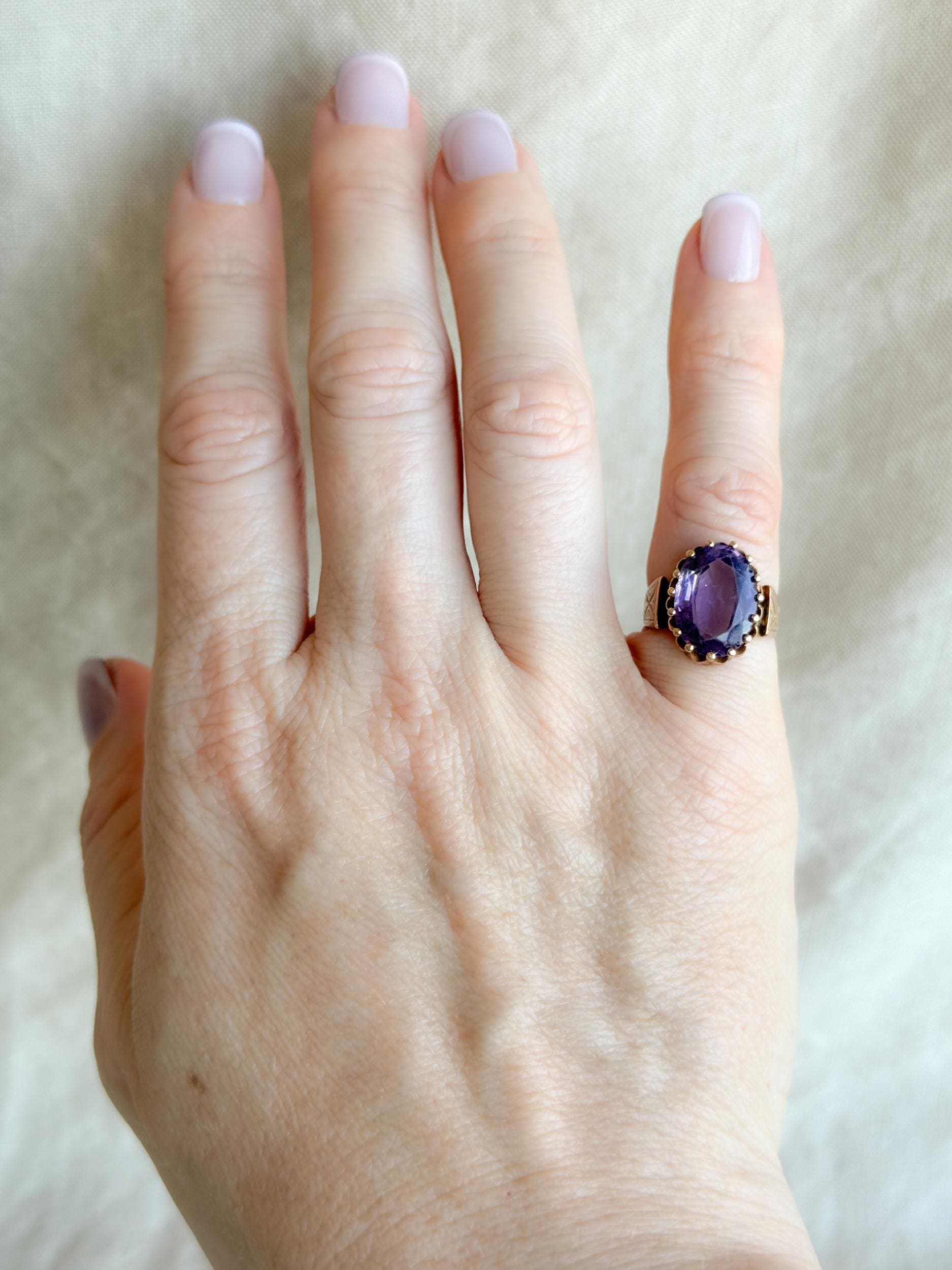 1960s Antique Amethyst Oval Ring - 14k Gold Vintage Statement Jewelry - Retro Purple Gemstone