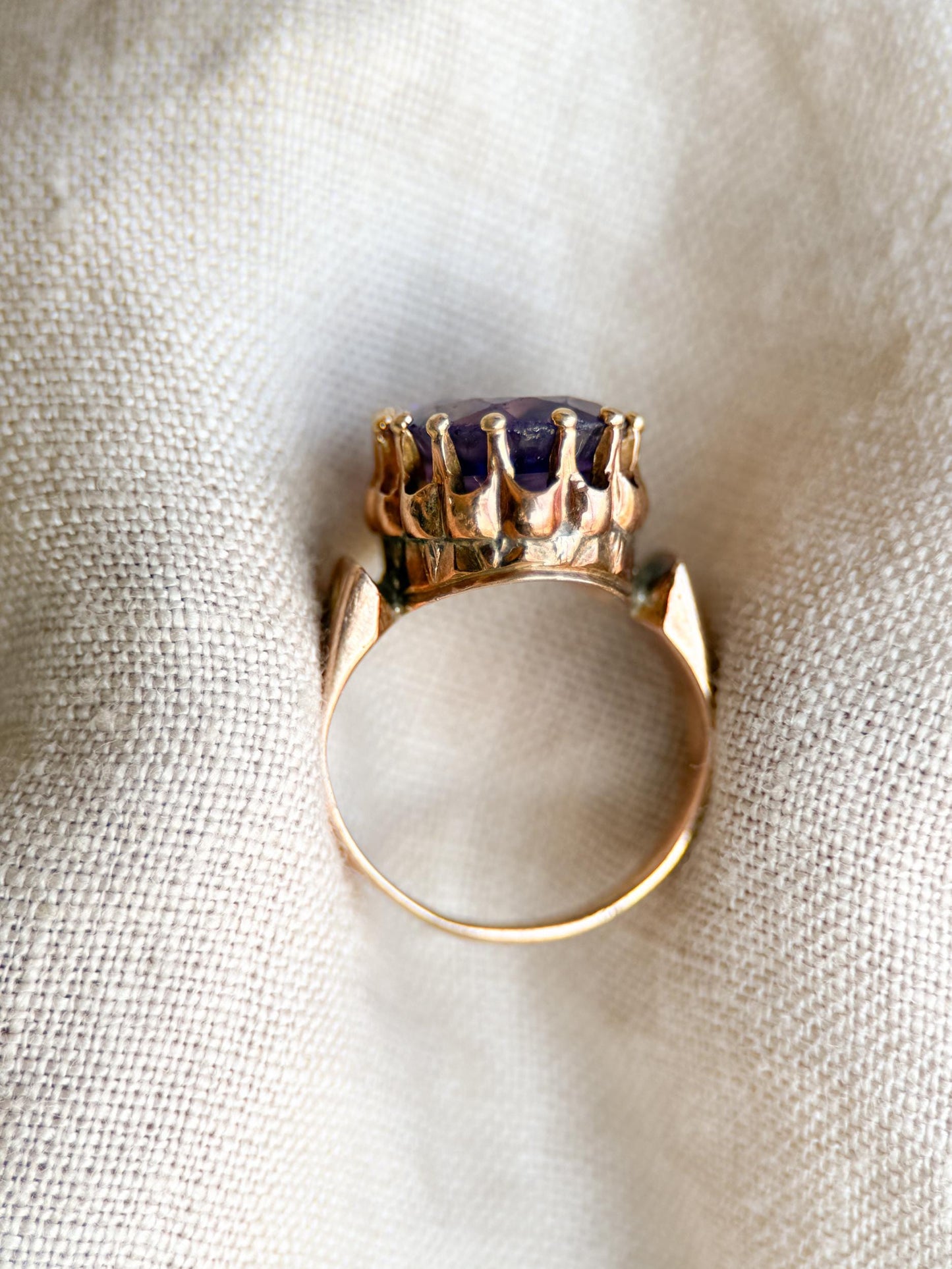 1960s Antique Amethyst Oval Ring - 14k Gold Vintage Statement Jewelry - Retro Purple Gemstone