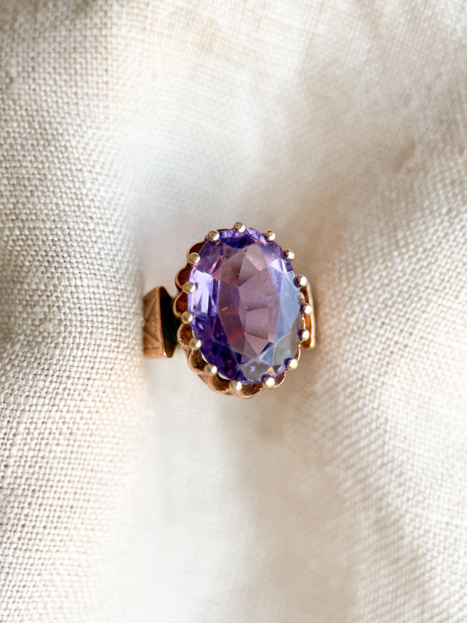1960s Antique Amethyst Oval Ring - 14k Gold Vintage Statement Jewelry - Retro Purple Gemstone