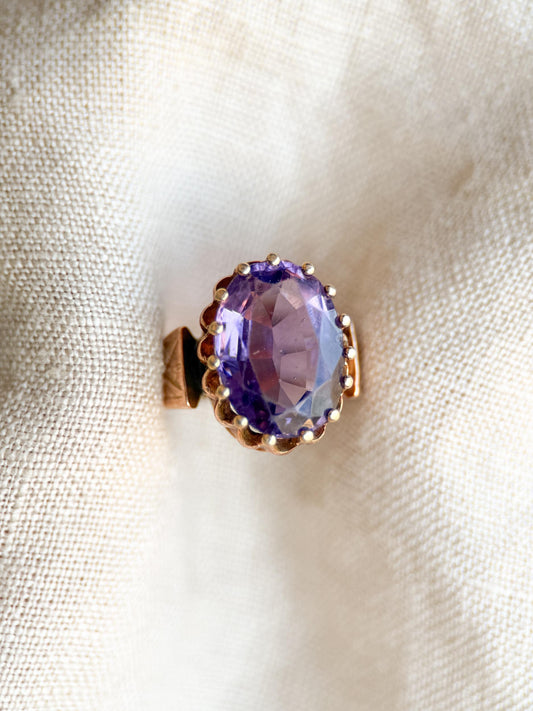 1960s Antique Amethyst Oval Ring - 14k Gold Vintage Statement Jewelry - Retro Purple Gemstone
