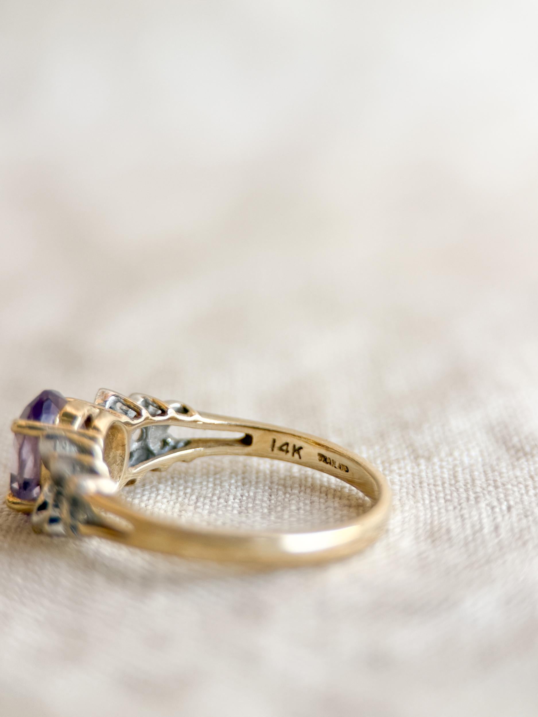 Vintage 1990s Oval Amethyst Ring - 14k Gold Statement Piece, Retro Floral Cocktail Jewelry