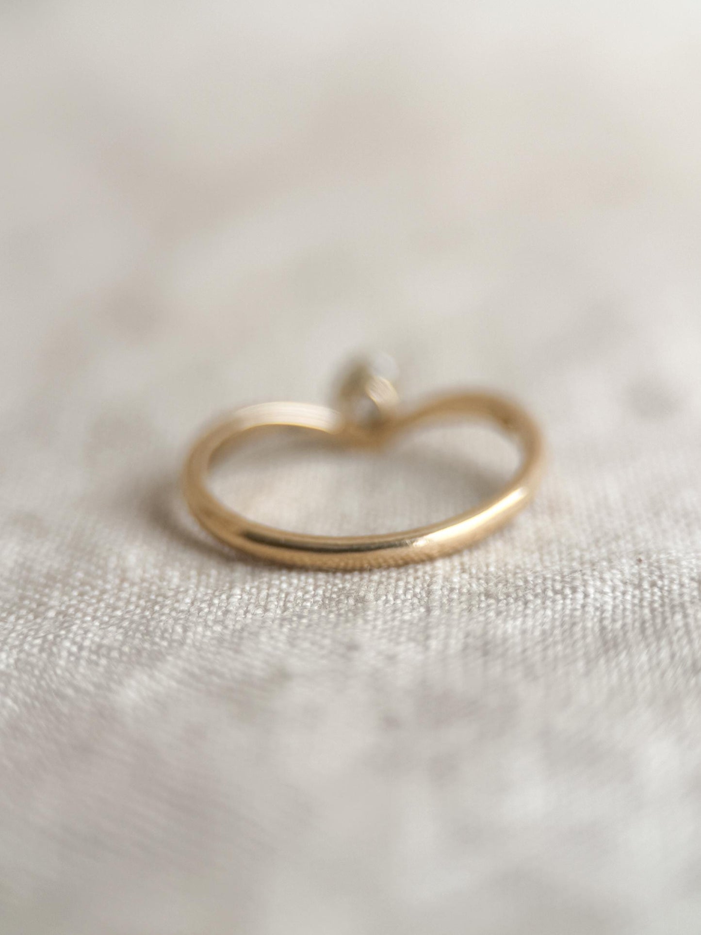 Vintage Diamond Chevron Solitaire Engagement Ring – 14k Gold, 1920s