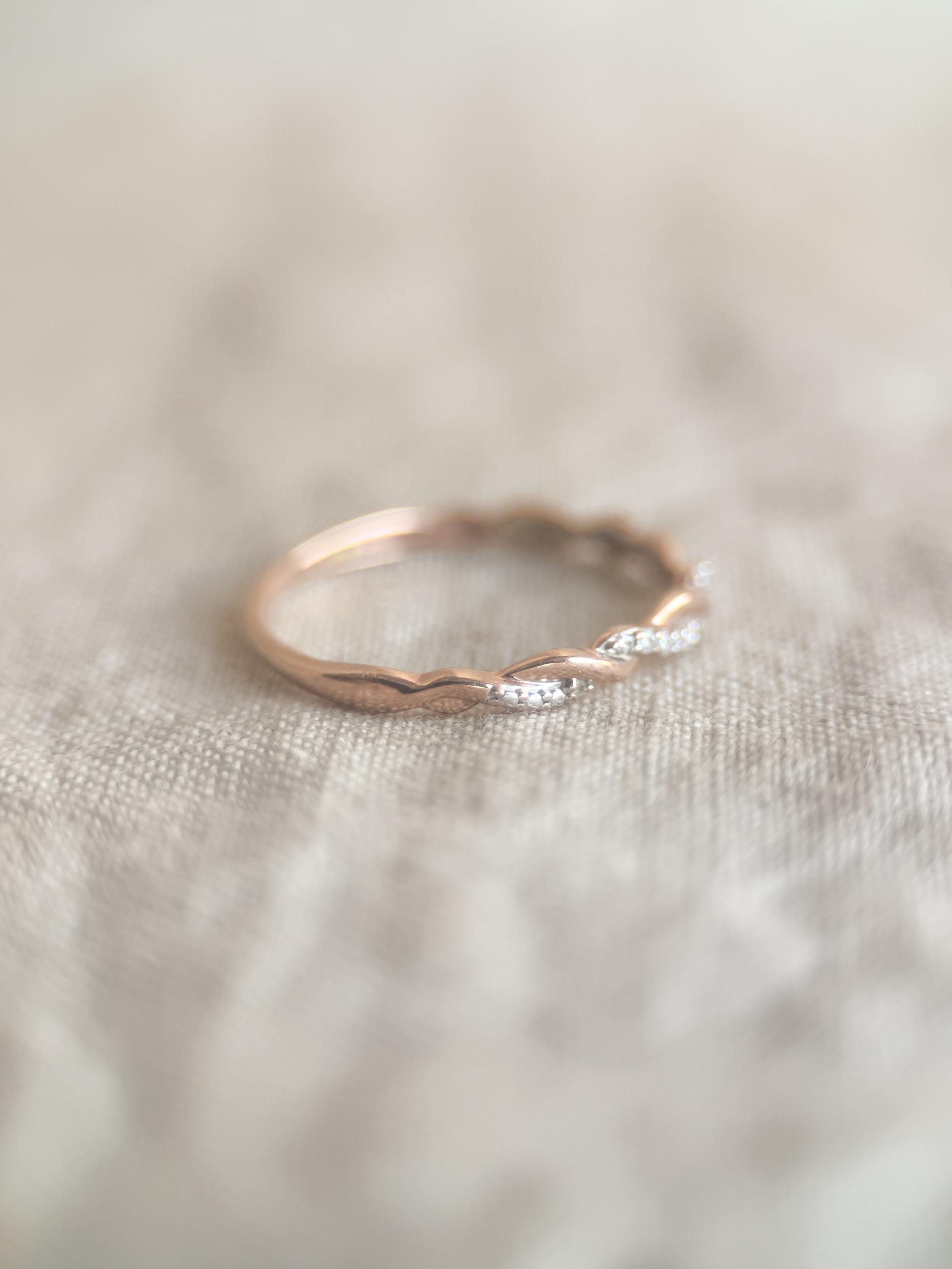 Vintage 2000s Rose Gold Diamond Wedding Band: 14k Retro Minimalist Heirloom Ring for Women