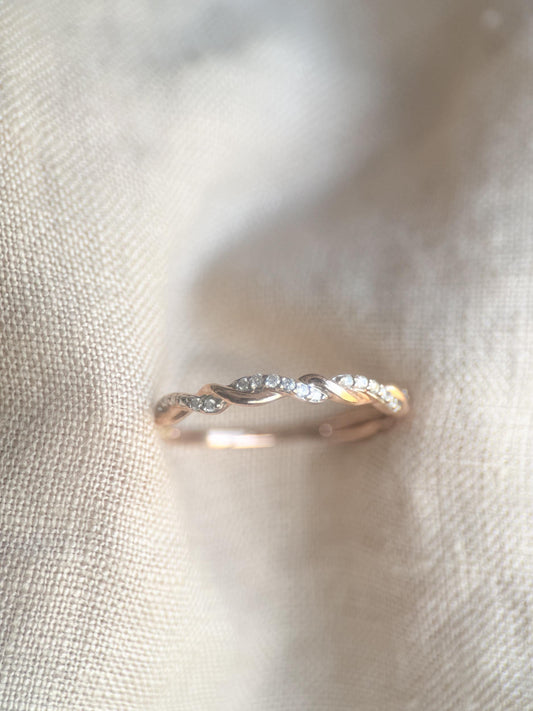 Vintage 2000s Rose Gold Diamond Wedding Band: 14k Retro Minimalist Heirloom Ring for Women