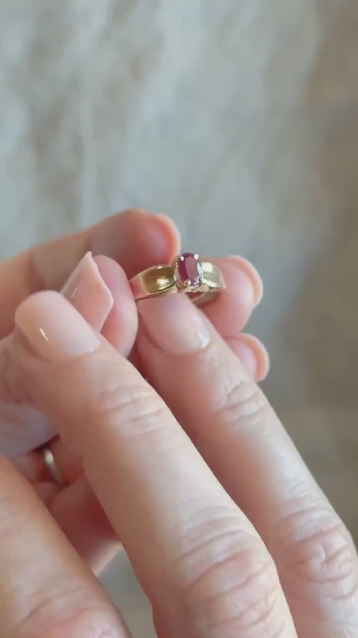 Vintage Ruby Solitaire Gemstone Ring in 14k Gold
