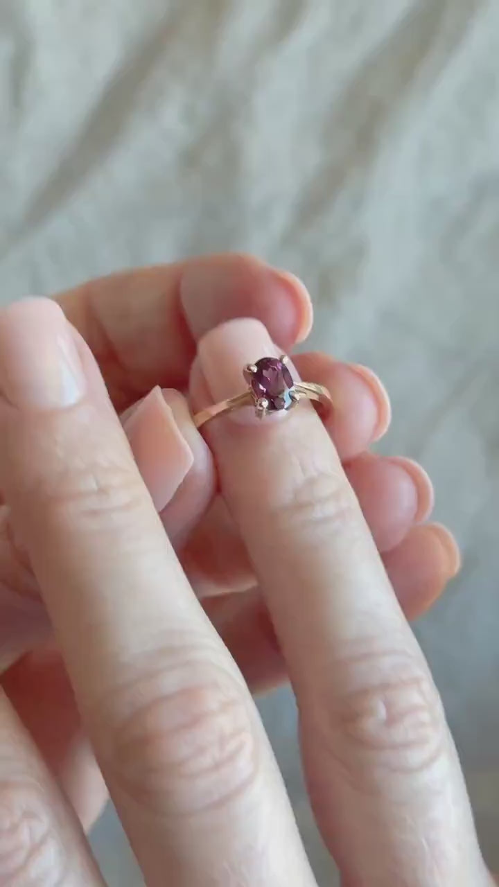 Vintage Rhodolite Garnet Solitaire Gemstone Ring in 14k Gold