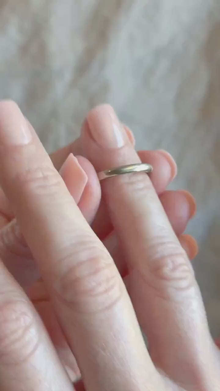 Vintage Classic Wedding Band in 14k White Gold