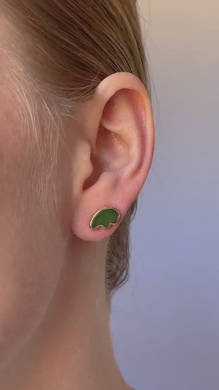 Vintage Jade Heartline Bear Stud Earrings in 14k Gold