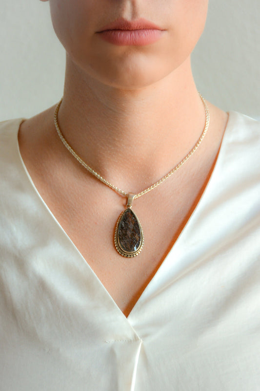 Vintage Tourmalated Quartz Gemstone Necklace in Sterling Silver, Vintage Jewelry from the 1990s - Timeless, Sustainable, @JewelryOnRepeat