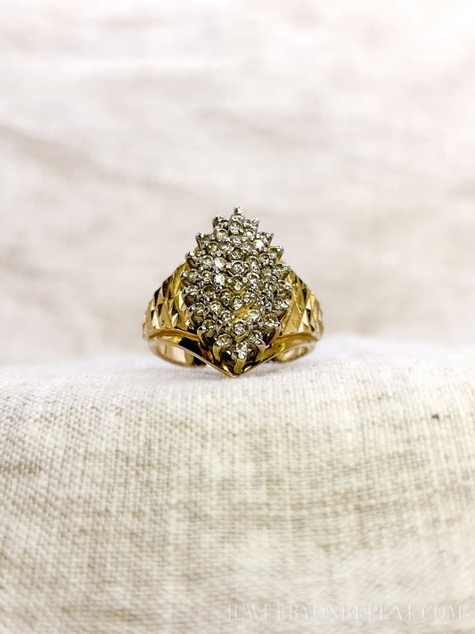 Vintage Diamond Cluster Ring in 14k Gold, Vintage Jewelry from the 1970s - Timeless, Sustainable, @JewelryOnRepeat