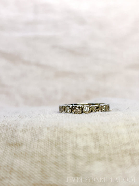 Vintage Sapphire Eternity Band in 10k White Gold, Vintage Jewelry from the 1980s - Timeless, Sustainable, @JewelryOnRepeat