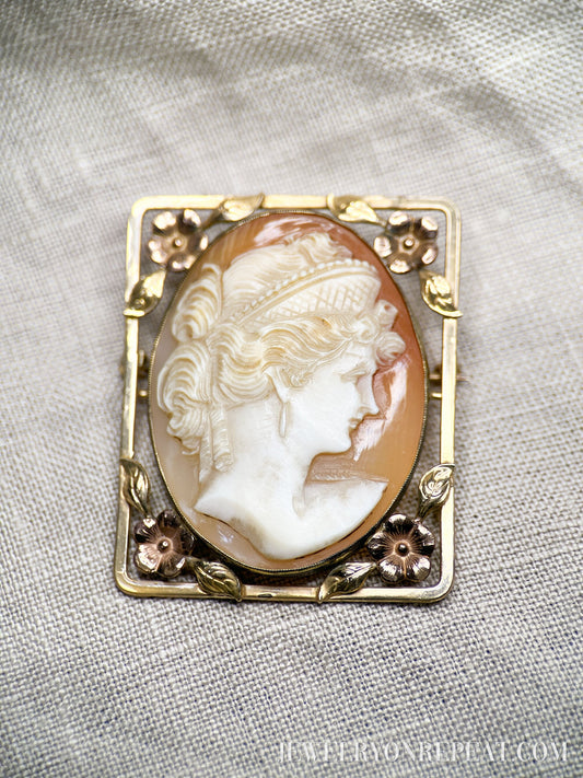 Antique Cameo Brooch in 10k Gold