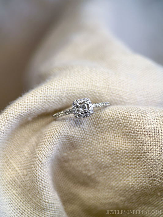 Vintage Diamond Princess Cut Halo Engagement Ring in 10k White Gold, Retro Jewelry from the 1990s - Timeless, Sustainable, @JewelryOnRepeat