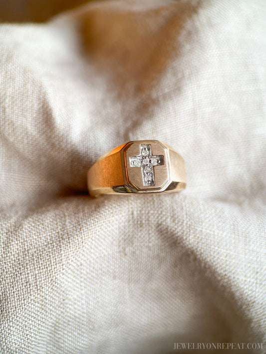 Vintage Diamond Cross Signet Ring in 14k Gold, Retro Jewelry from the 1980s - Timeless, Sustainable, @JewelryOnRepeat