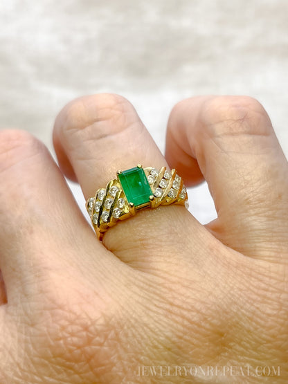 Vintage 1970s Emerald & Diamond Ring in 18k Gold