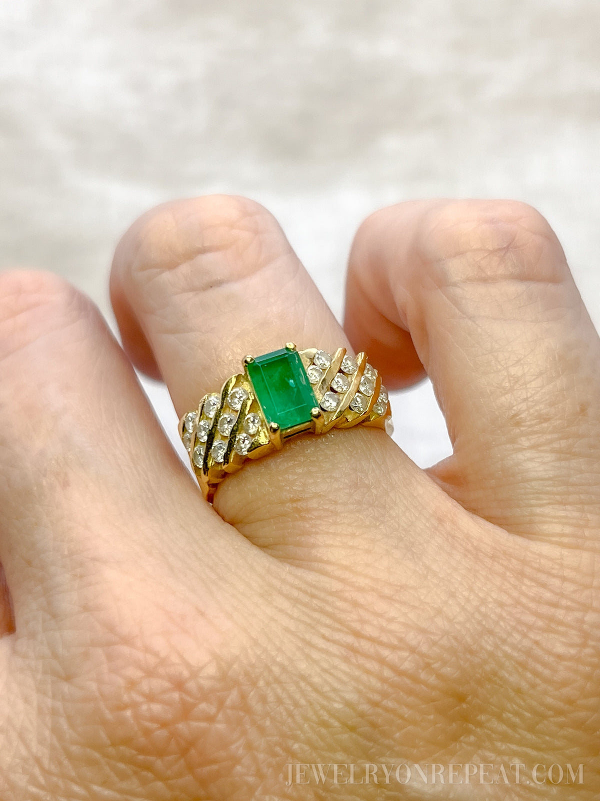 Vintage 1970s Emerald & Diamond Ring in 18k Gold