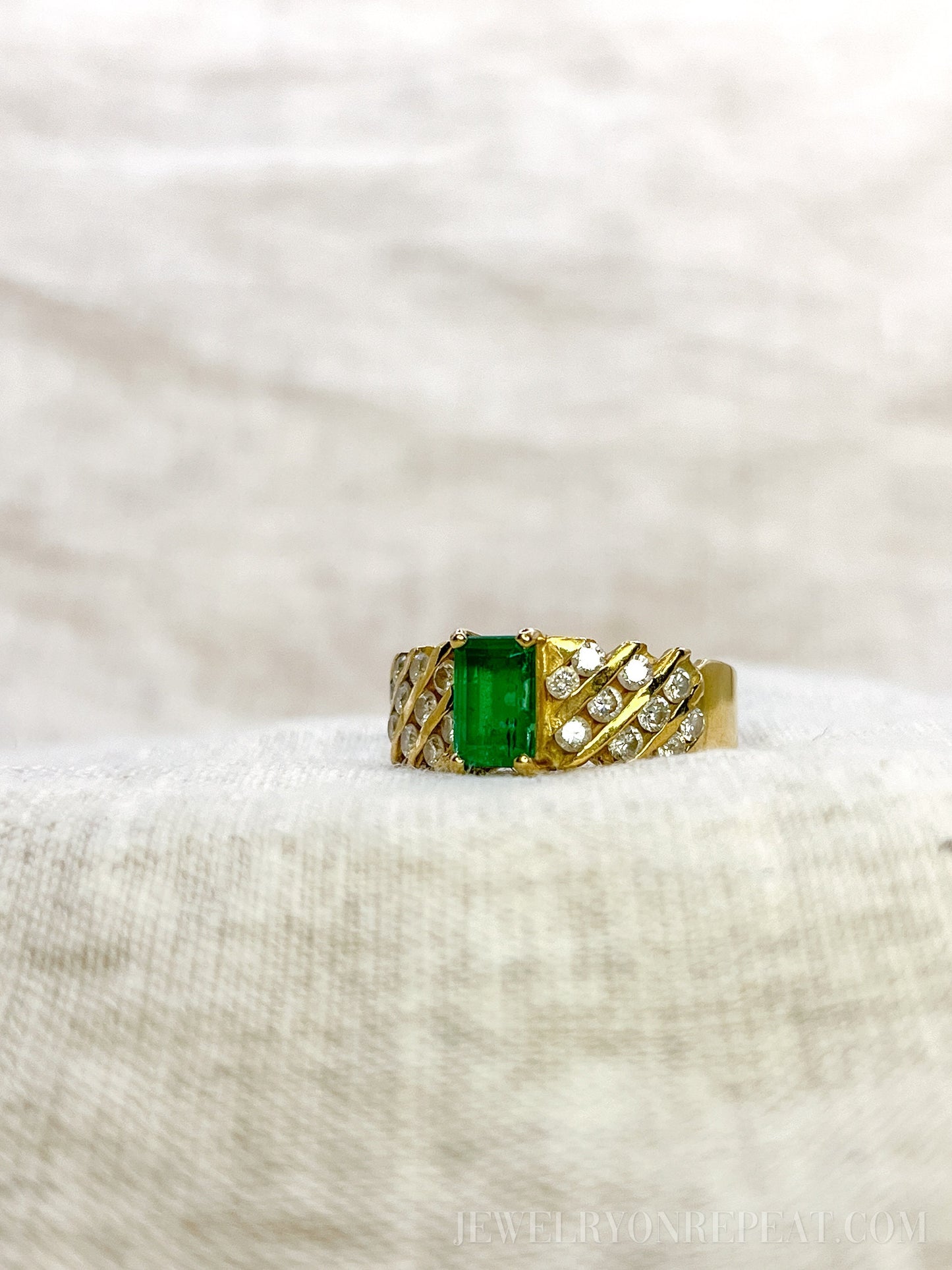 Vintage 1970s Emerald & Diamond Ring in 18k Gold