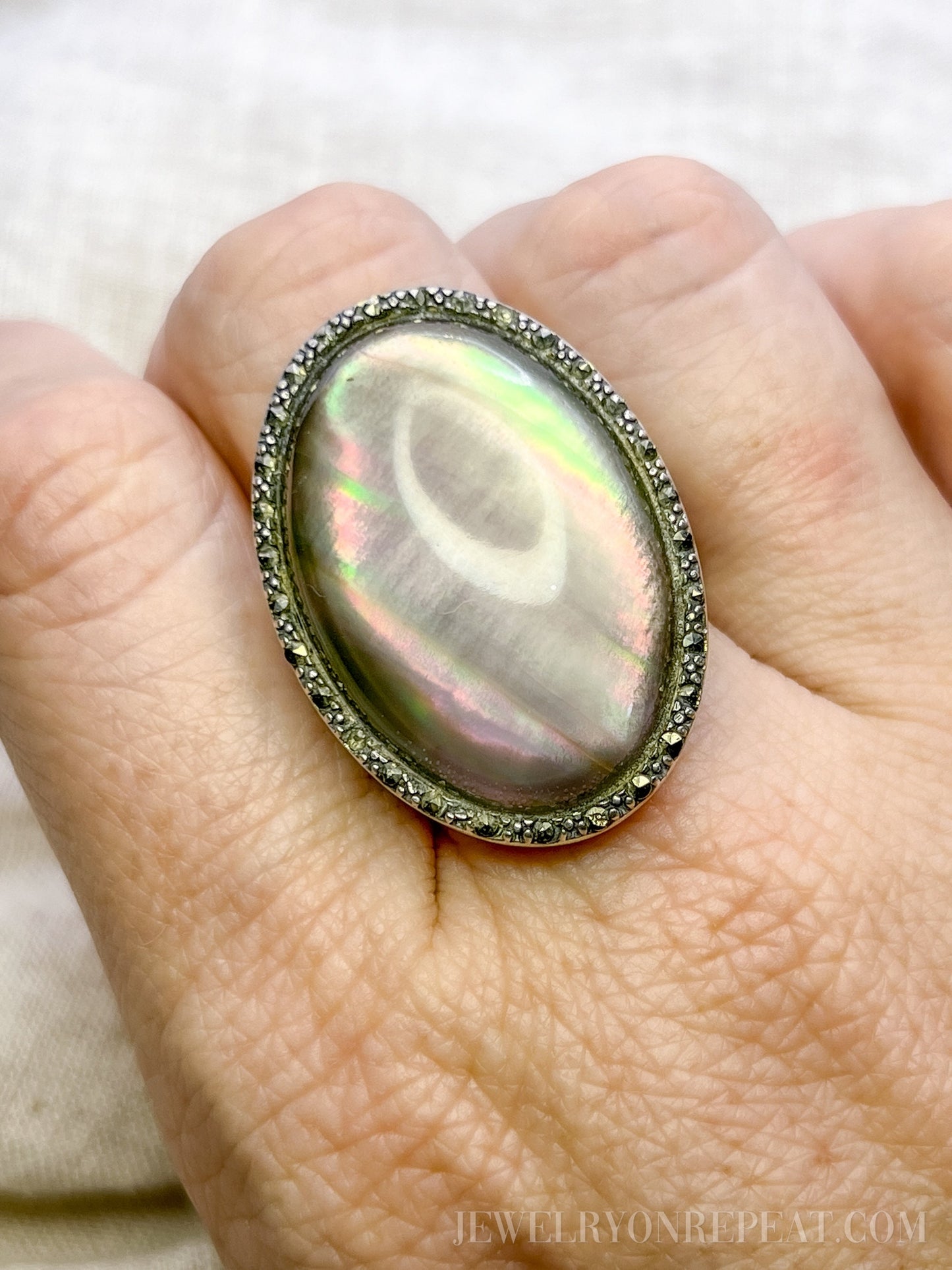 Vintage Mother of Pearl Gray Oval Gemstone Ring in 925 Sterling Silver