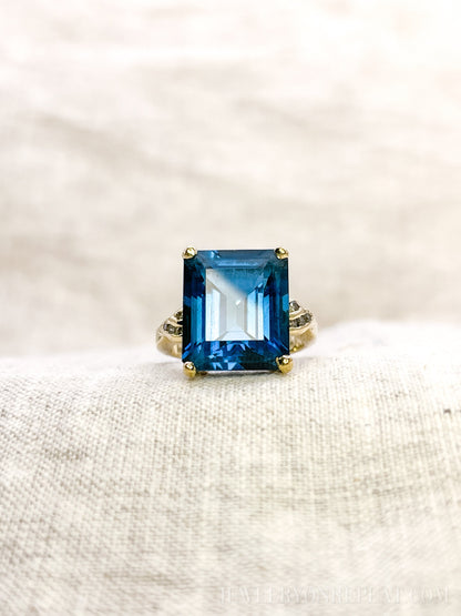 Vintage 1980s Blue Topaz Gemstone Ring in 14k Gold