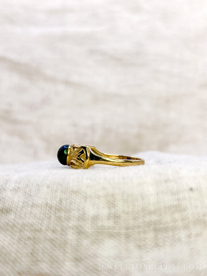 Vintage 1990s Black Pearl Filigree Ring in 14k Gold