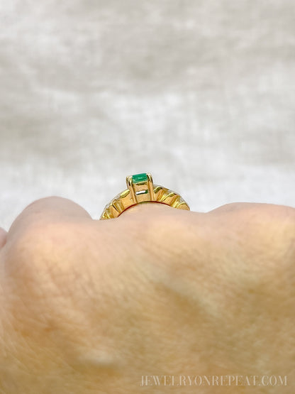 Vintage 1970s Emerald & Diamond Ring in 18k Gold