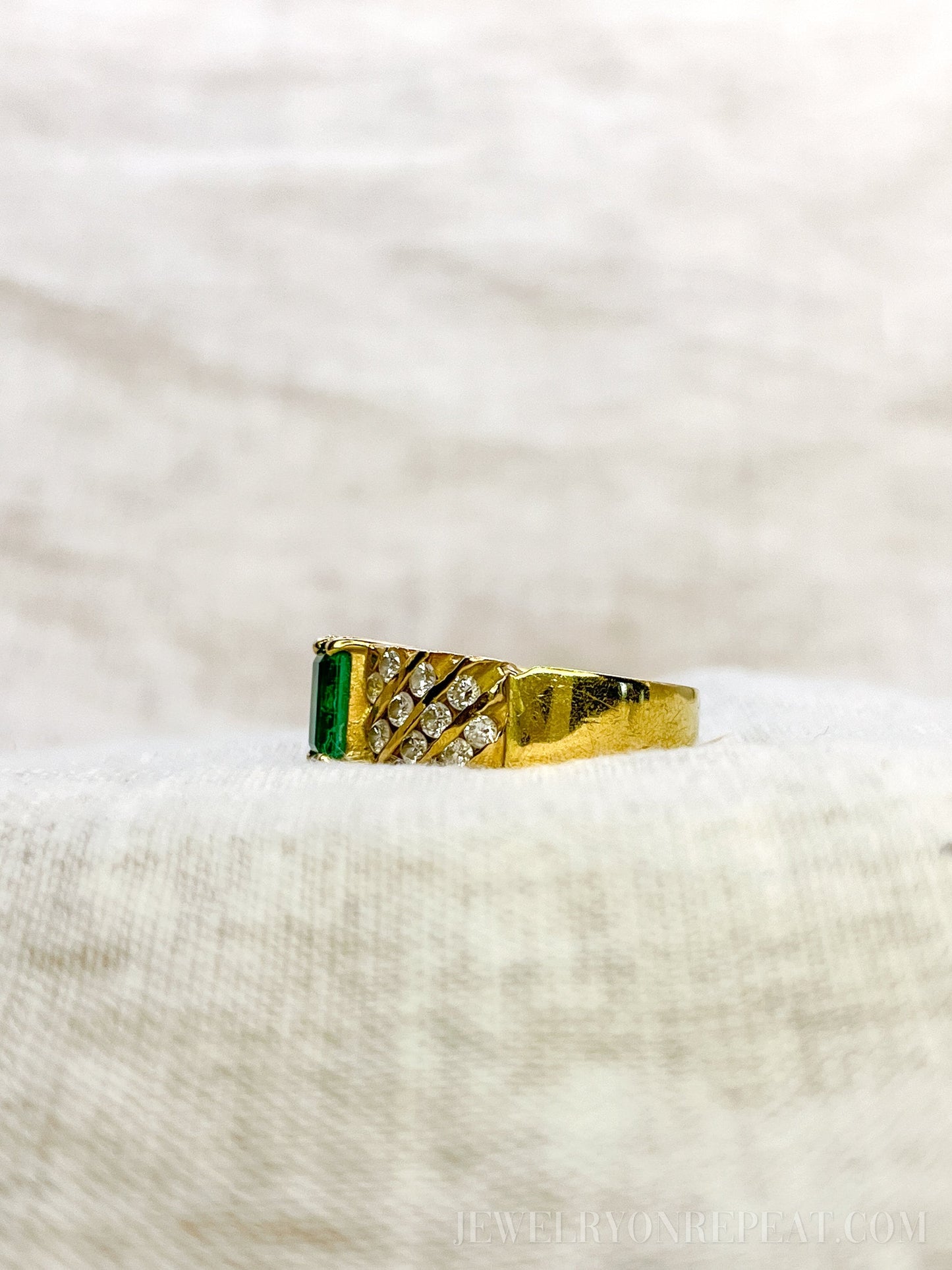 Vintage 1970s Emerald & Diamond Ring in 18k Gold