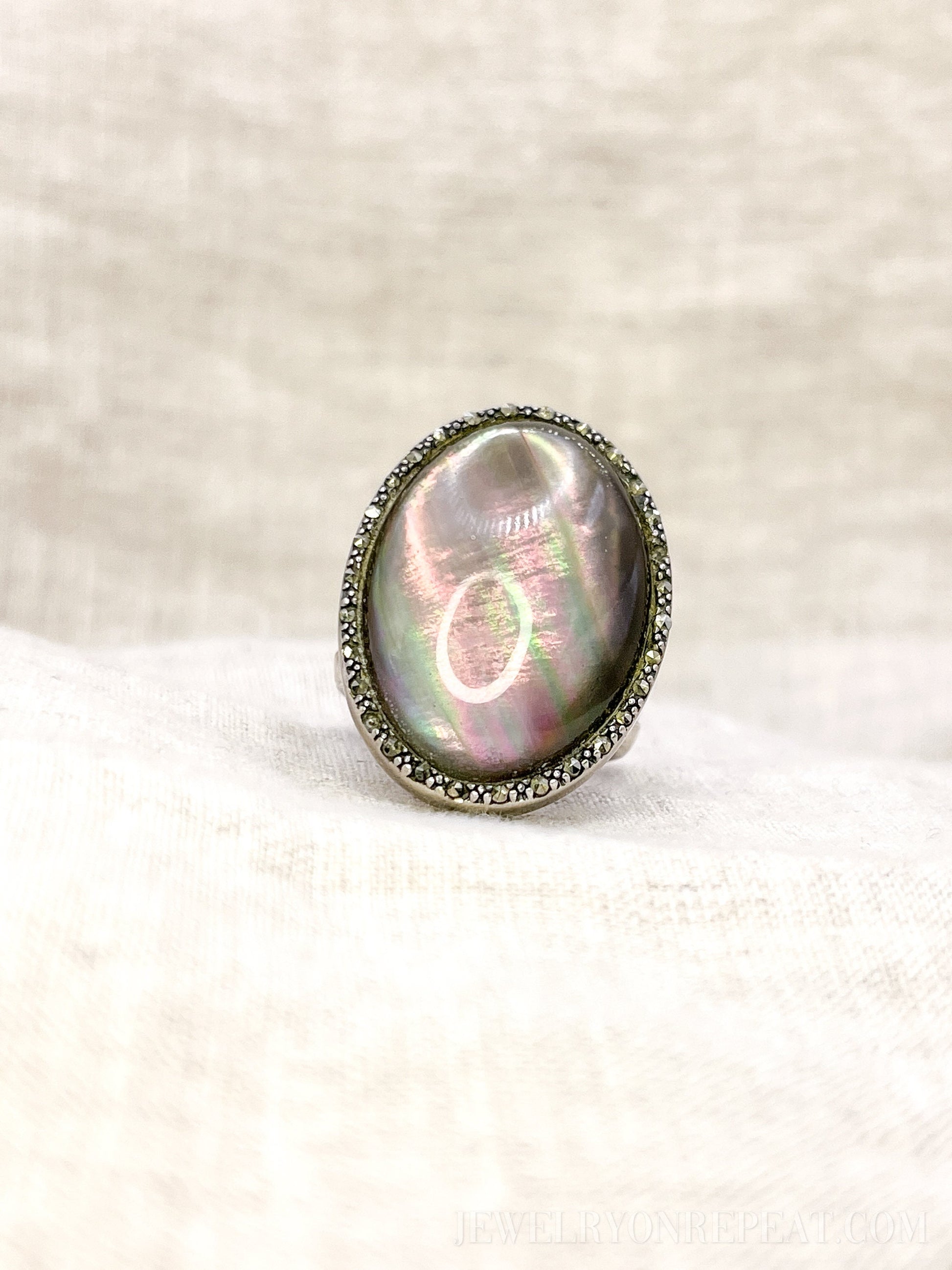 Vintage Mother of Pearl Gray Oval Gemstone Ring in 925 Sterling Silver