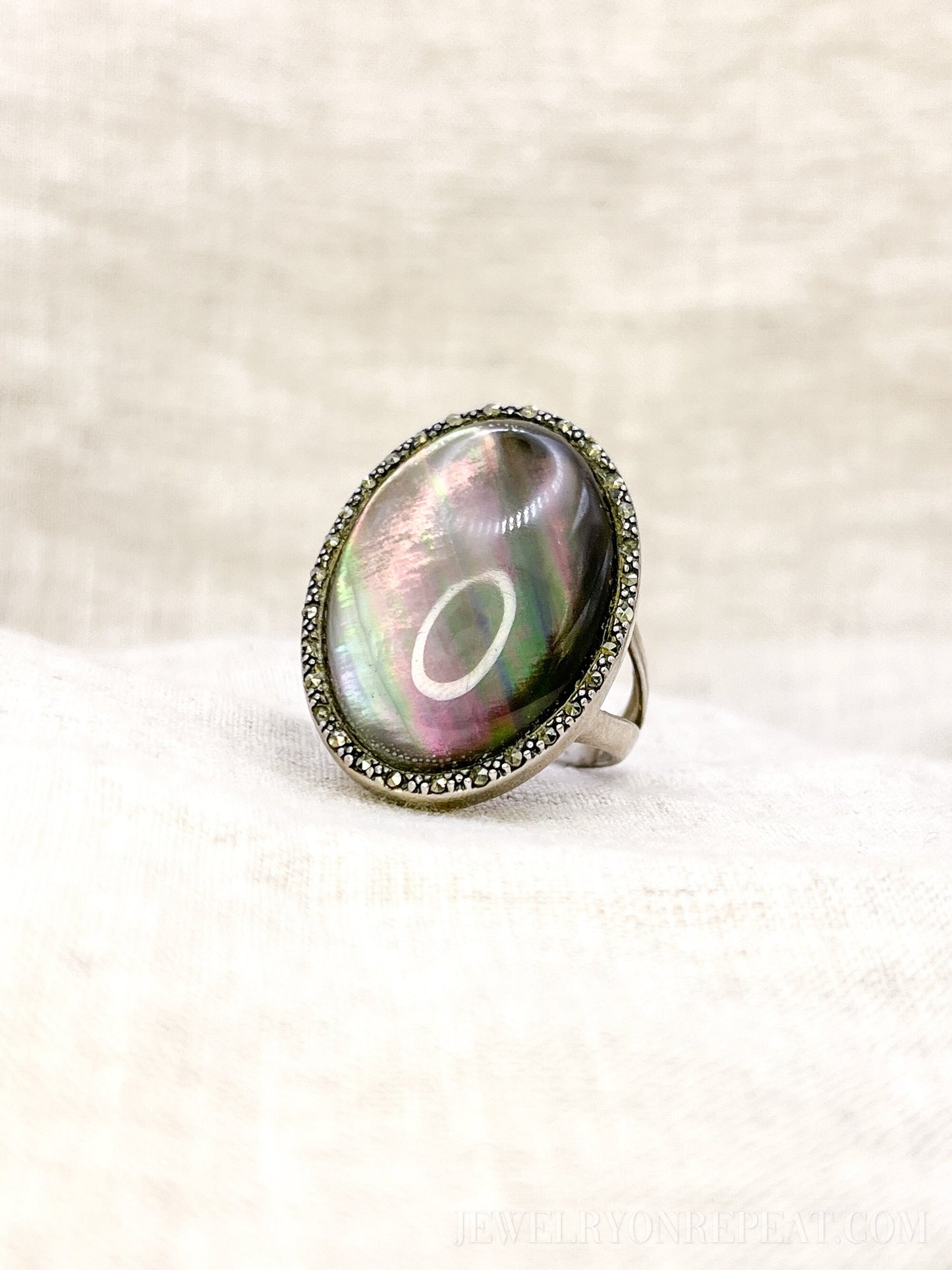 Vintage Mother of Pearl Gray Oval Gemstone Ring in 925 Sterling Silver