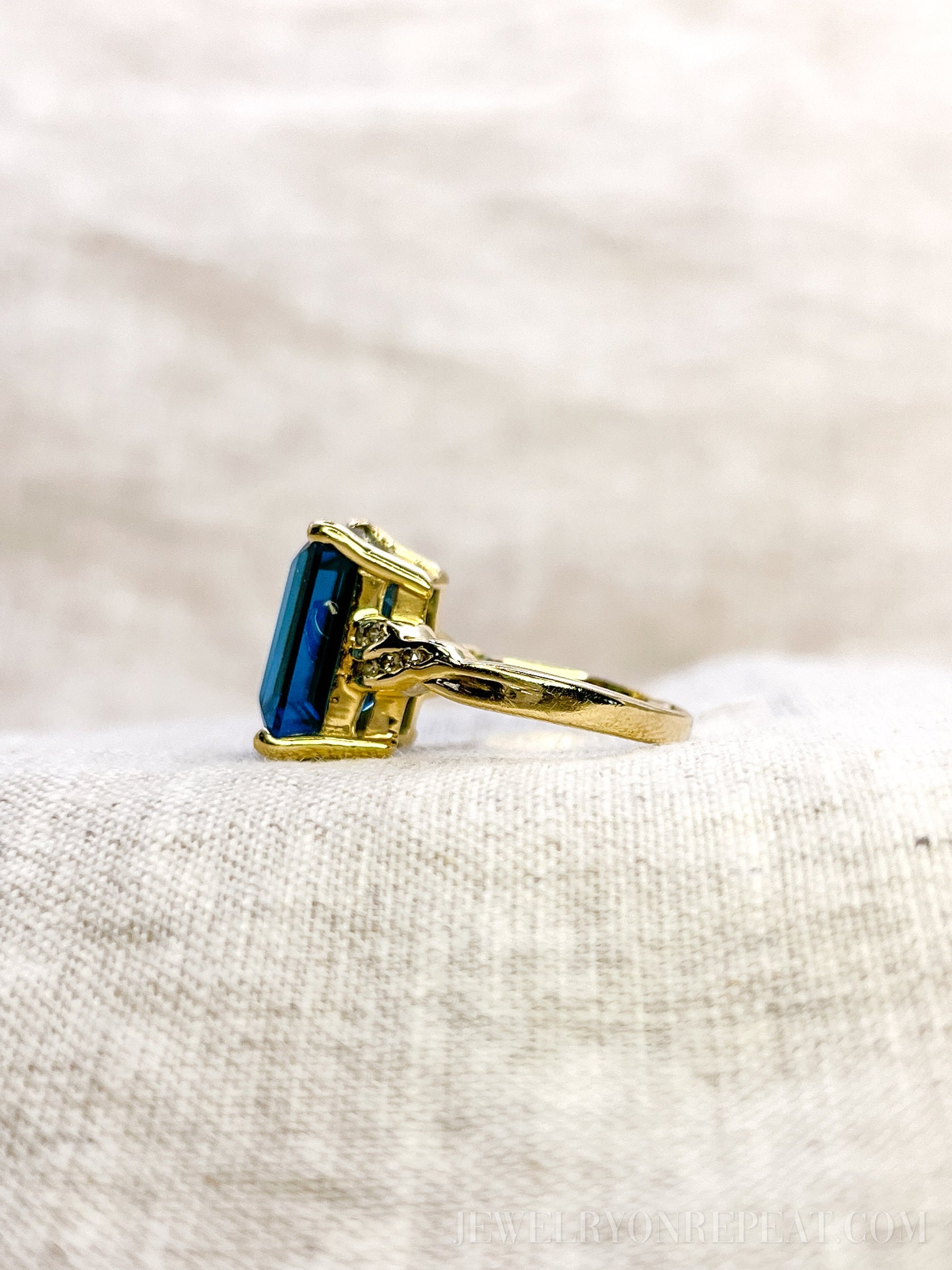 Vintage Blue Topaz Gemstone Cocktail Ring in 14k Gold