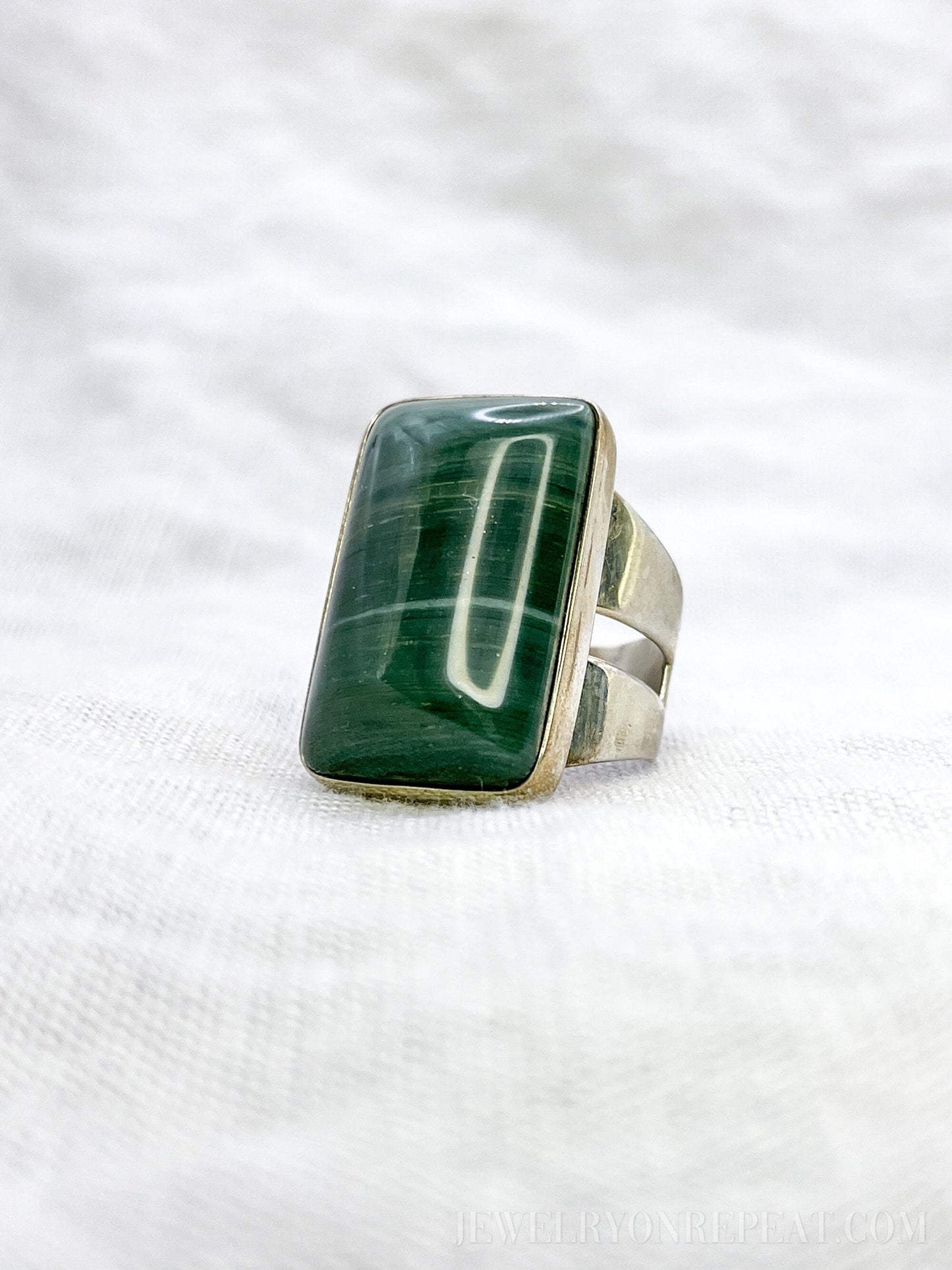 Vintage Green Agate Gemstone Ring in Sterling Silver