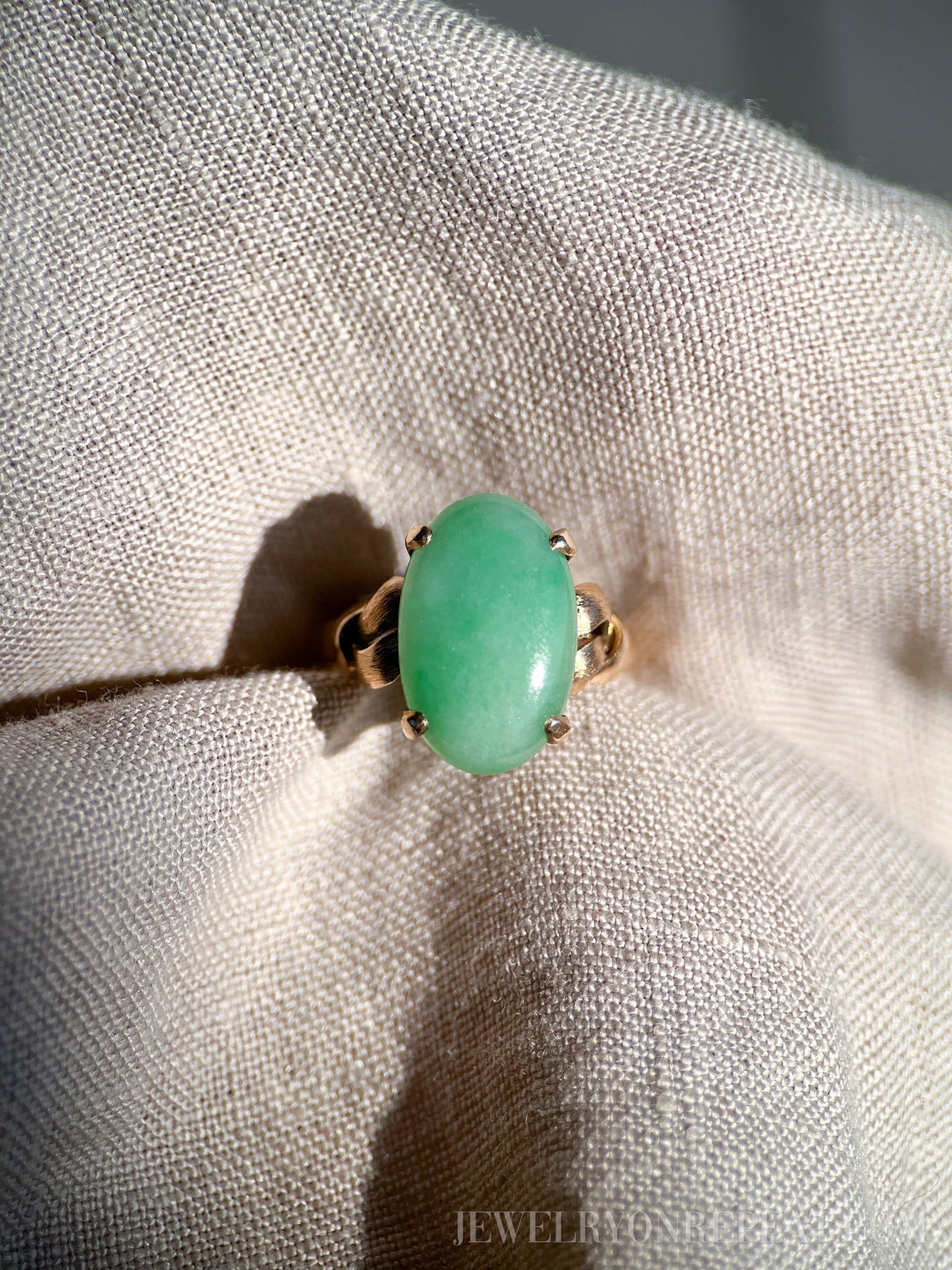 Vintage Jade Ring in 14k Gold