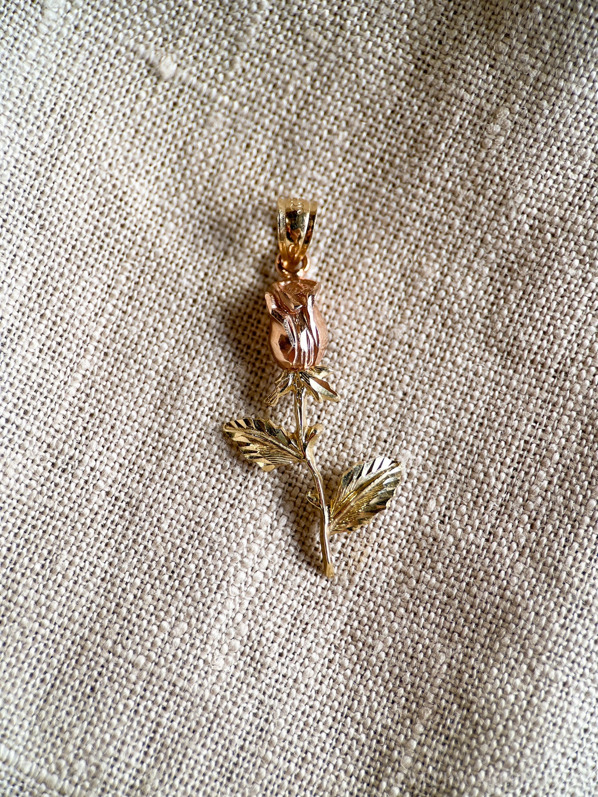 Vintage Rose Flower Pendant in 14k Gold