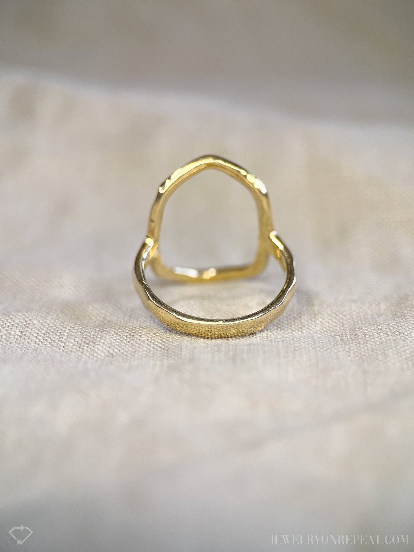 Vintage Open Circle Hammered Ring in 14k Gold