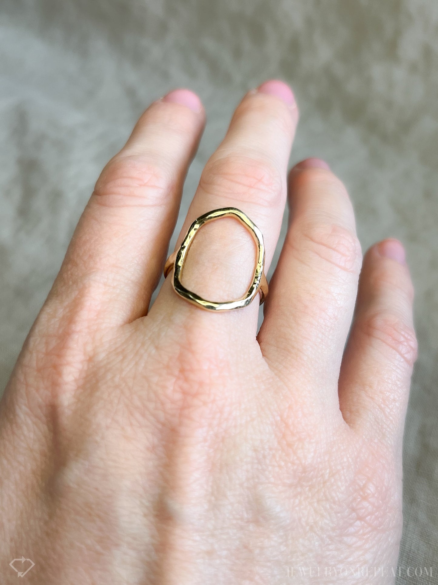 Vintage Open Circle Hammered Ring in 14k Gold