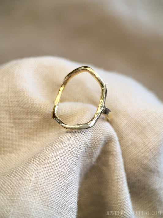 Vintage Open Circle Hammered Ring in 14k Gold