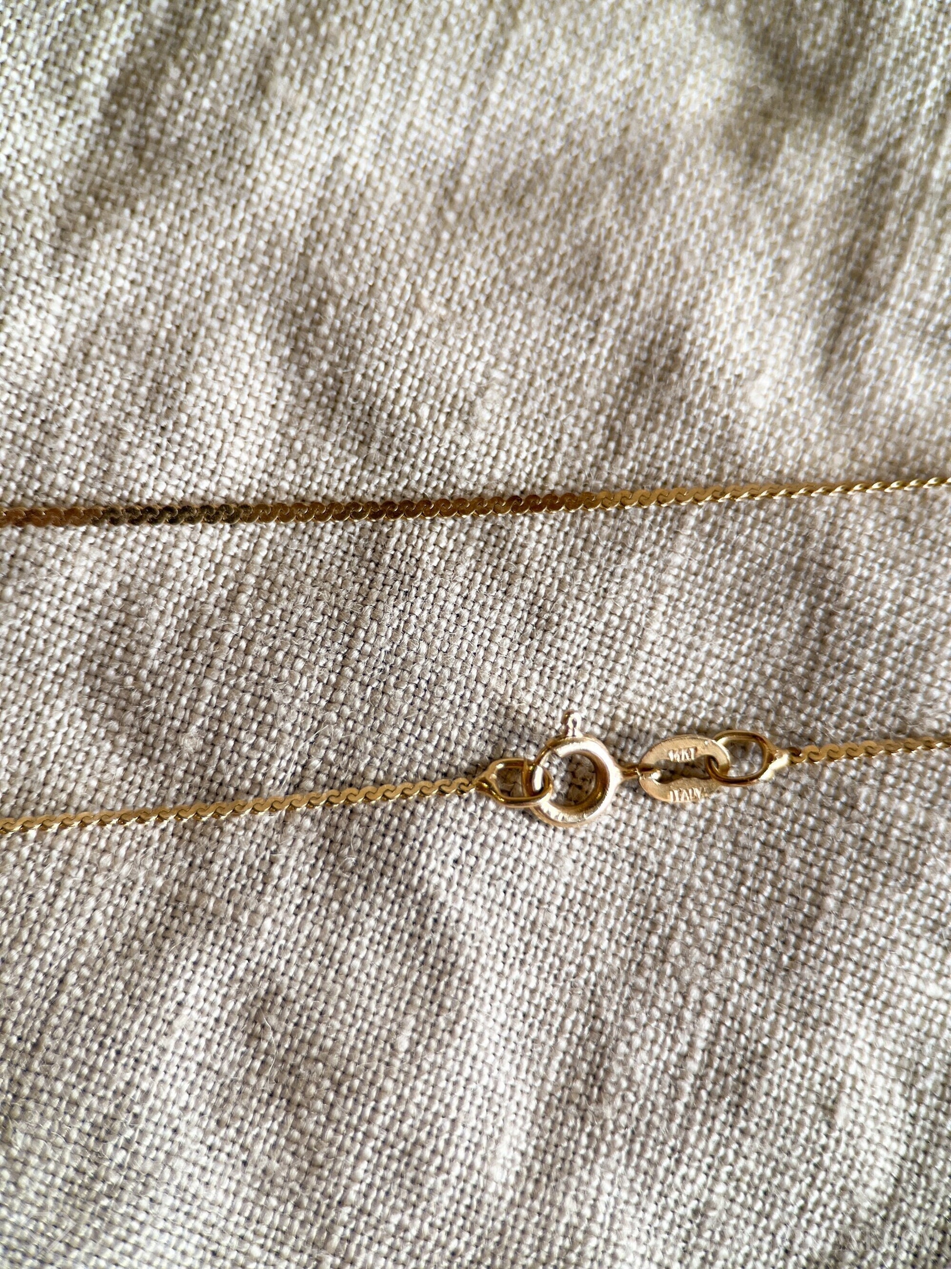 Vintage 18" Serpentine Chain in 14k Gold with Spring Ring Clasp - Timeless