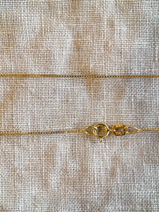 Vintage 18" Box Chain in 14k Gold with Spring Ring Clasp - Timeless