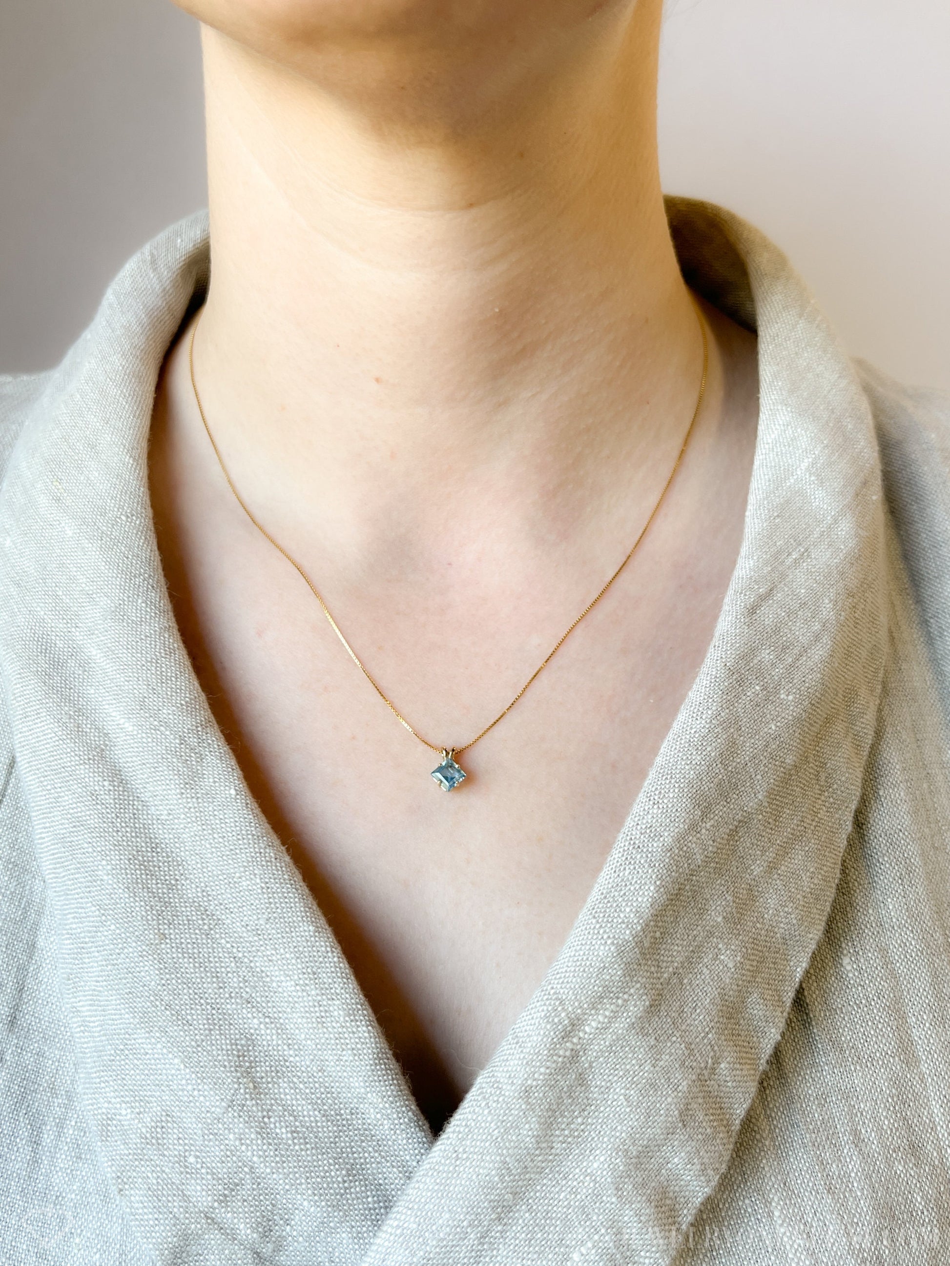 Vintage Blue Topaz Gemstone Pendant in 14k Gold