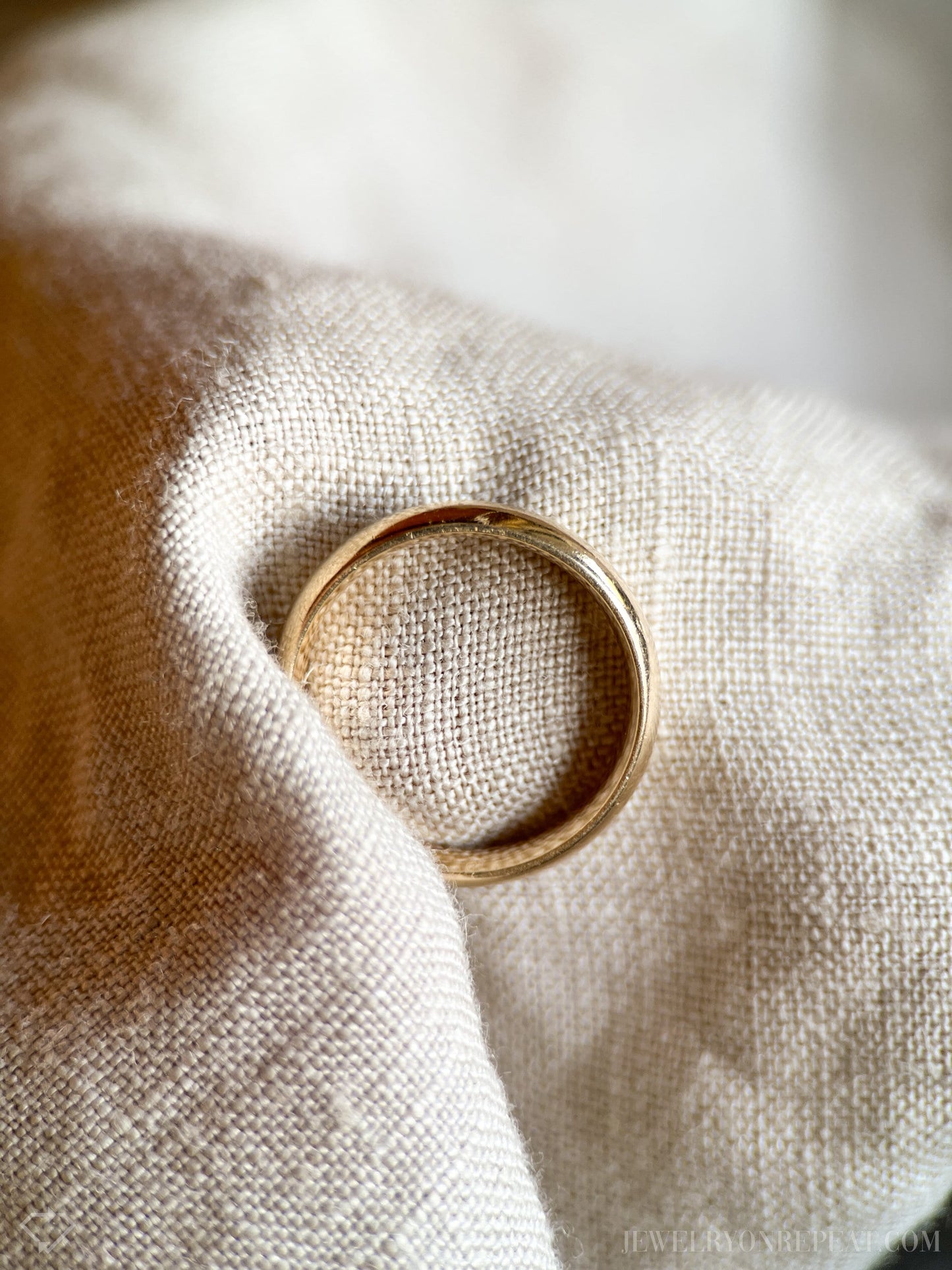 Vintage Simple Gold Wedding Band in 14k Gold