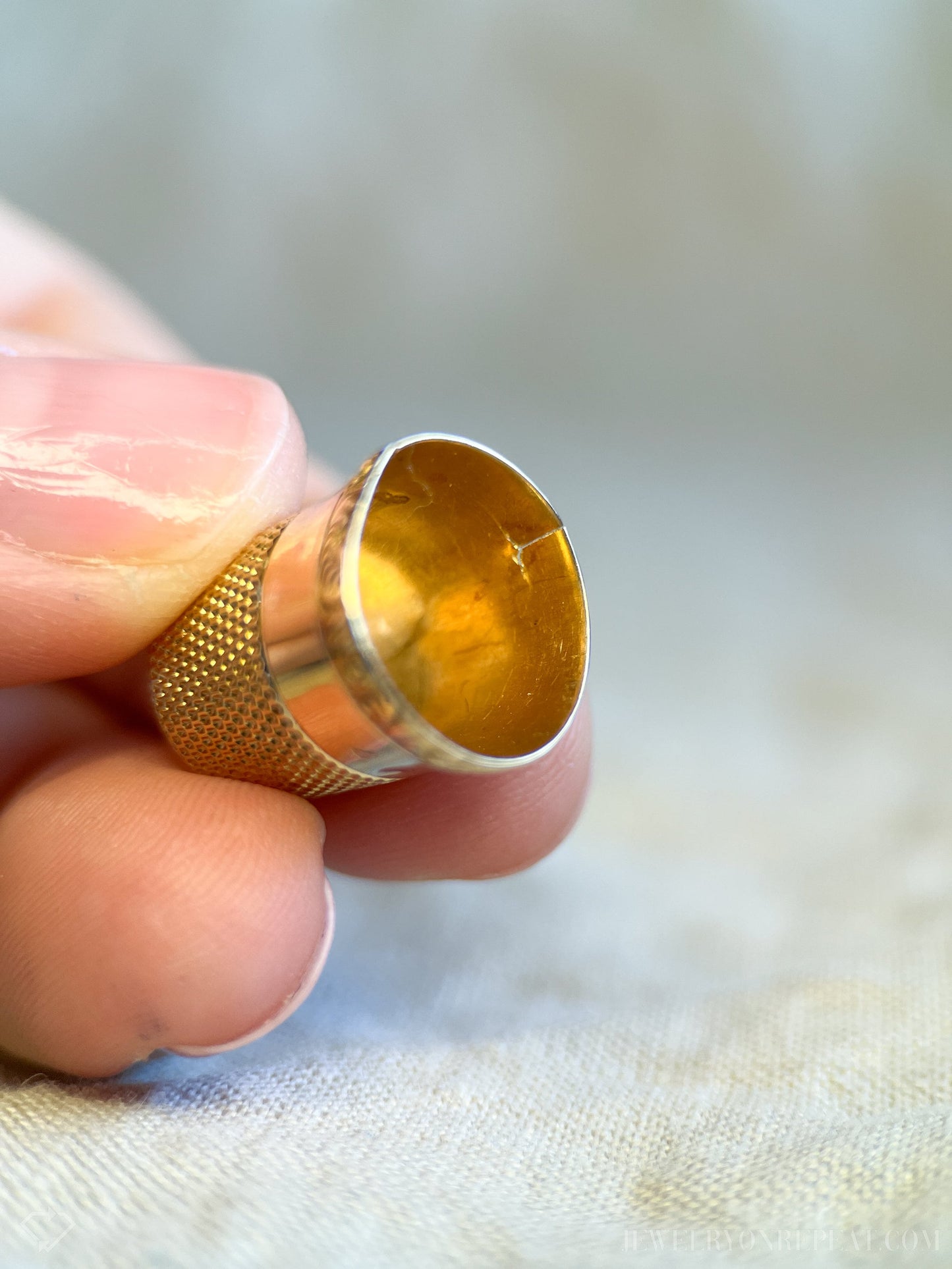 Vintage Thimble in Solid 14k Gold