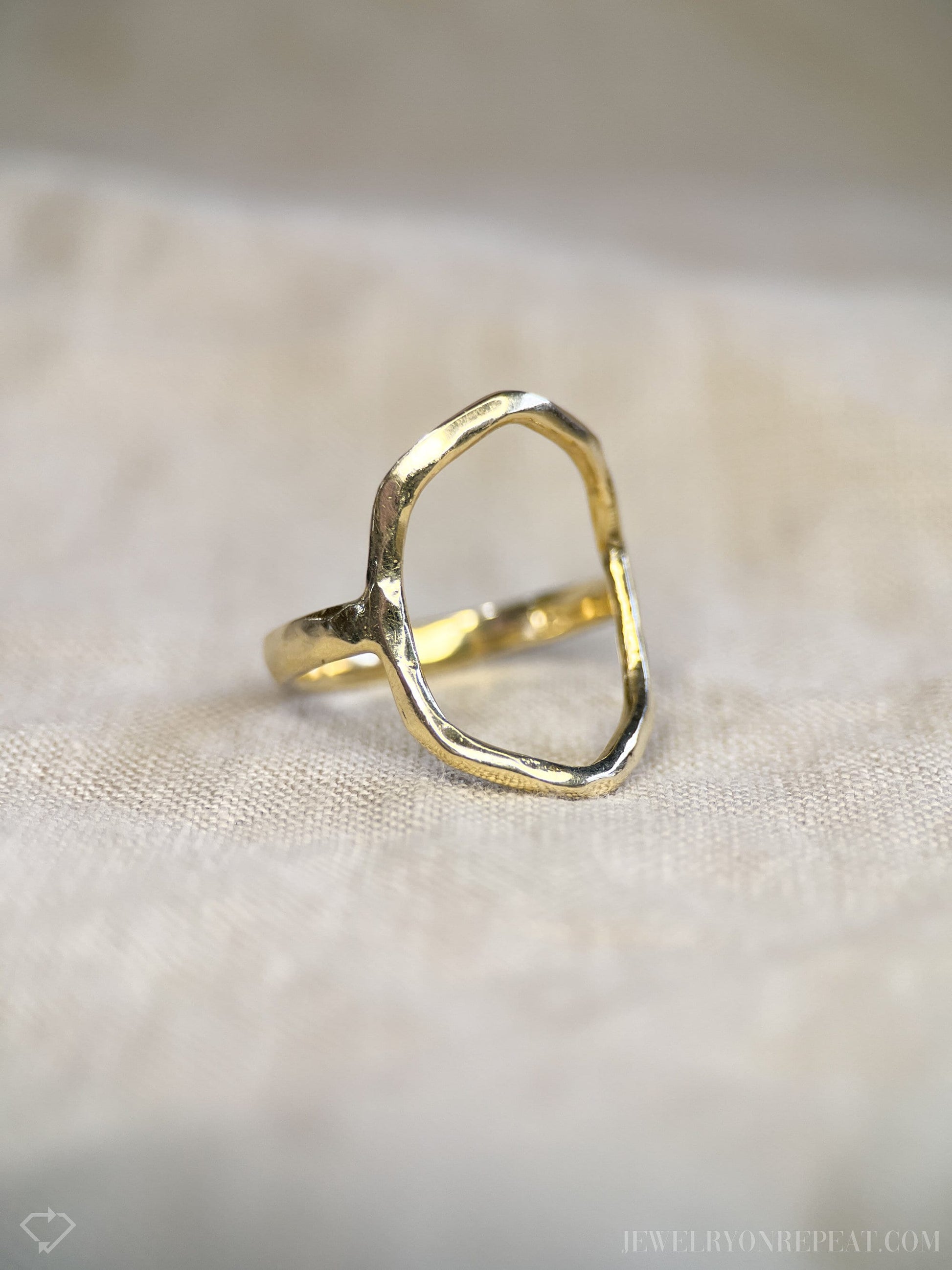 Vintage Open Circle Hammered Ring in 14k Gold