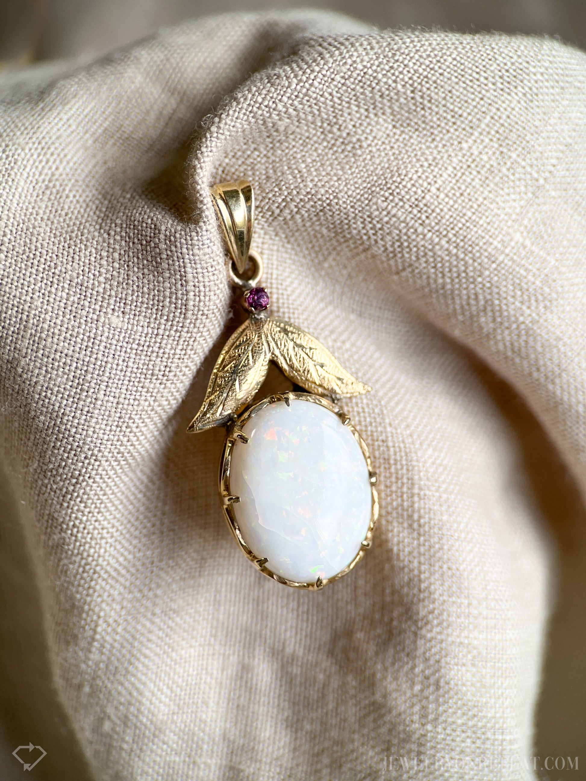 Vintage Opal Floral Pendant in 14k Gold