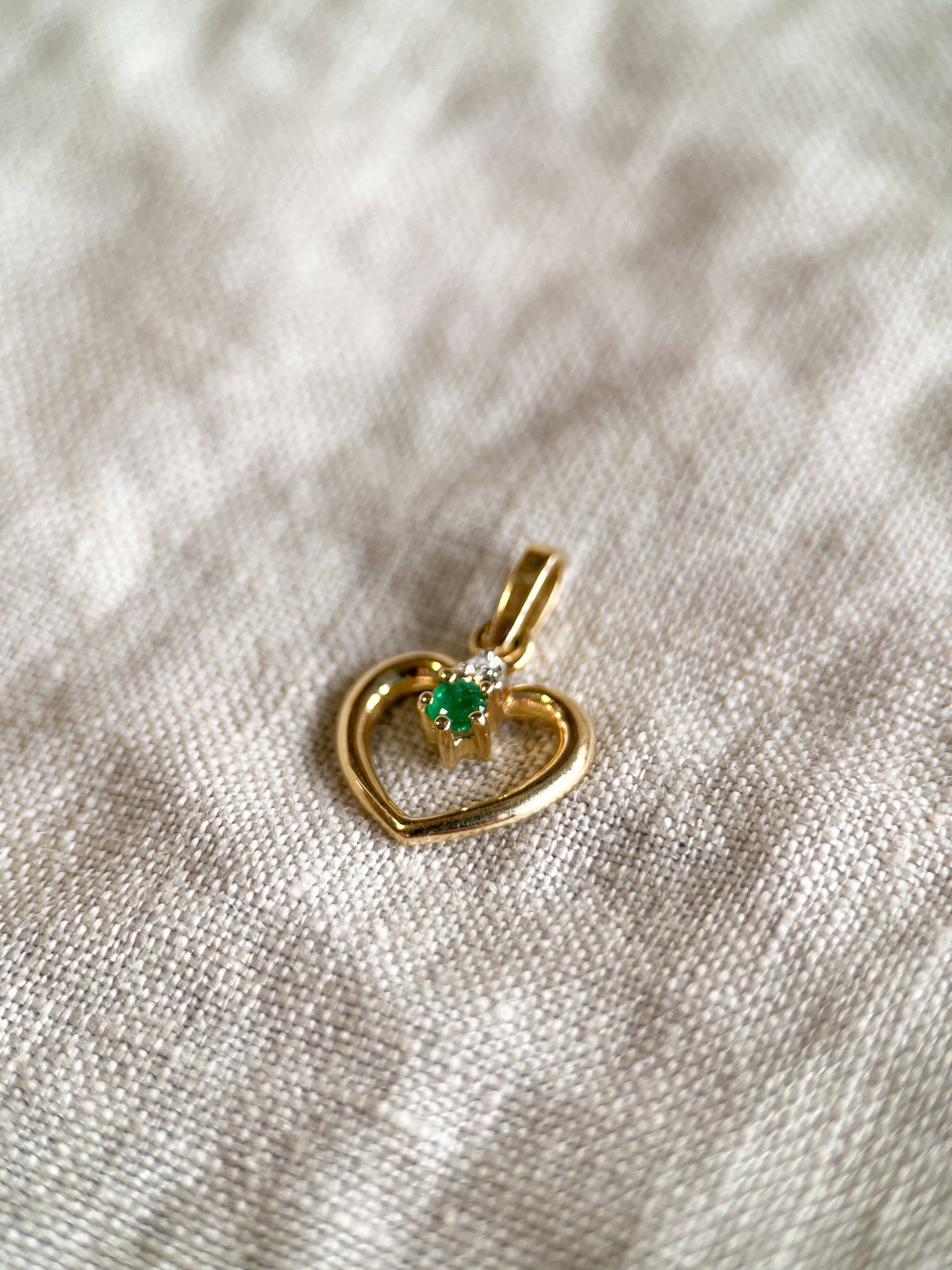 Vintage Emerald and Diamonds Heart Pendant in 14k Gold