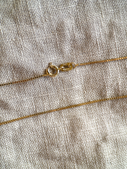 Vintage 16" Box Chain in 14k Gold with Spring Ring Clasp - Timeless