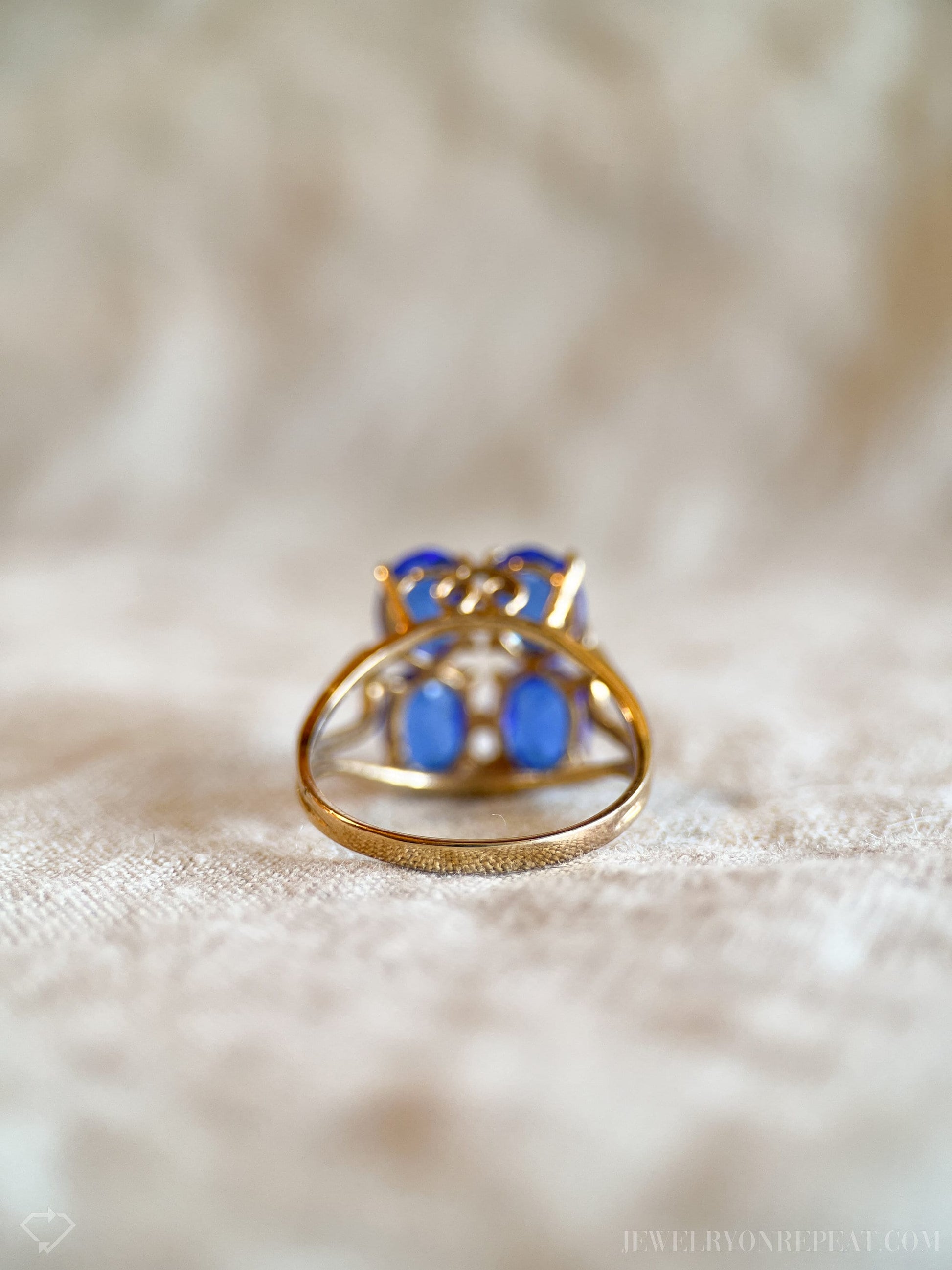 Vintage 1970s Blue Spinel Gemstone Ring in 14k Gold