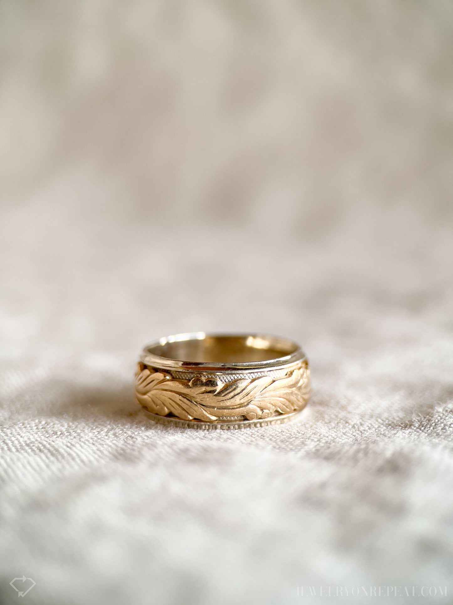 Vintage Floral Filigree Wedding Band in Yellow and White Gold